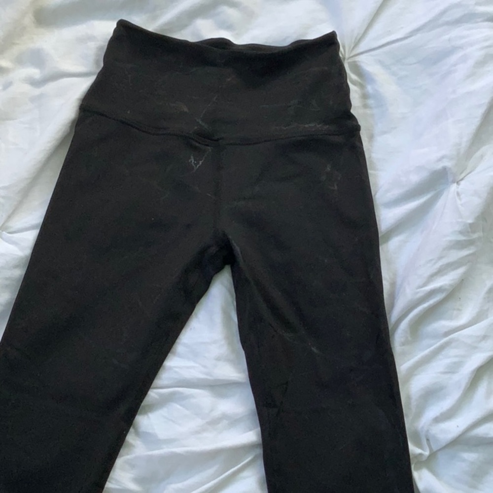 beyond yoga marbled black on black leggings